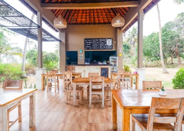Apit Lawang & Resto ゲストハウス Batununggul