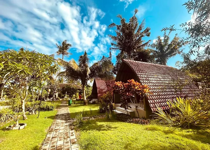 Apit Lawang & Resto Гостевой дом Batununggul
