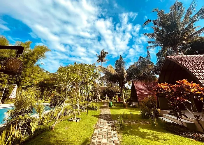 Apit Lawang & Resto ゲストハウス 2*