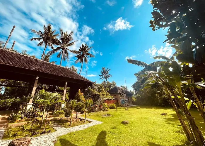 ゲストハウス Apit Lawang & Resto Batununggul
