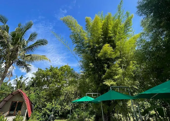 ゲストハウス Apit Lawang & Resto Batununggul
