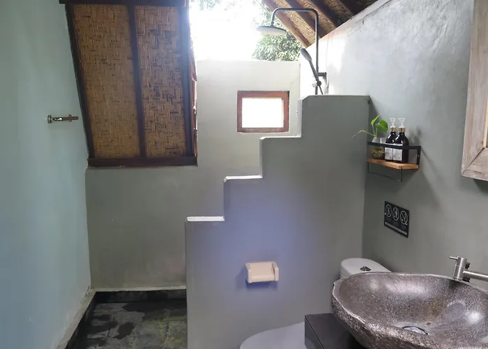 Гостевой дом Apit Lawang & Resto Batununggul